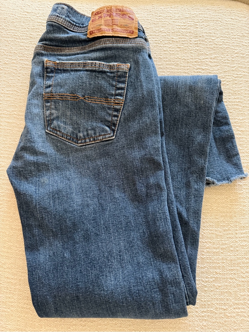 Express Women's Straight Leg Blue Denim Jeans